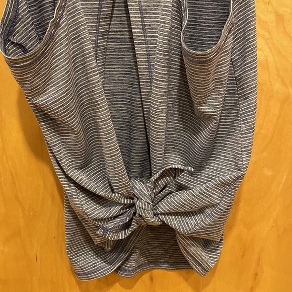 GAP Open-Back, Crew-Neck Tank - Picture 5 of 14